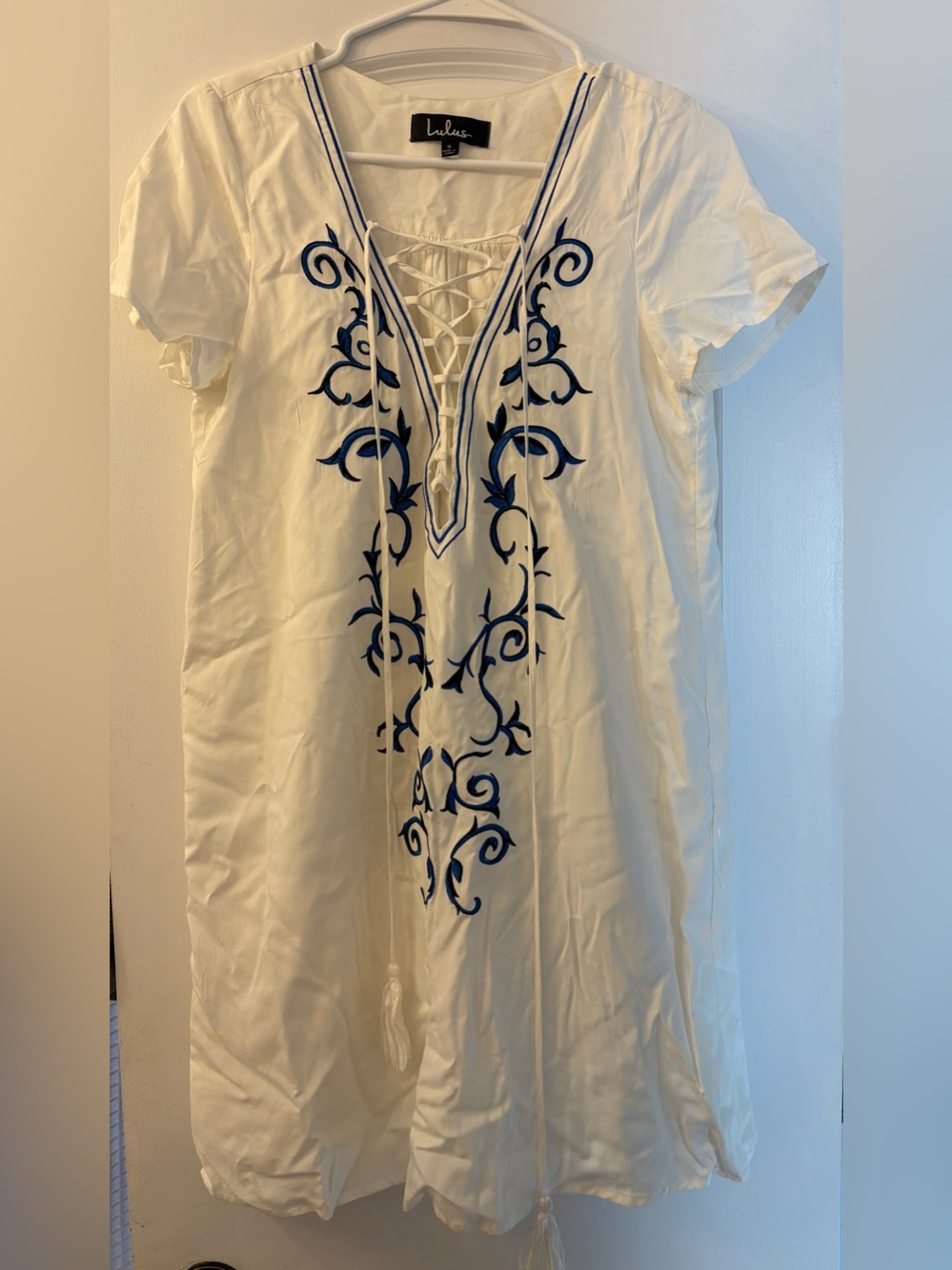 NWOT. Lulus. Small. Embroidered Lace-Up V-Neck Women’s Top